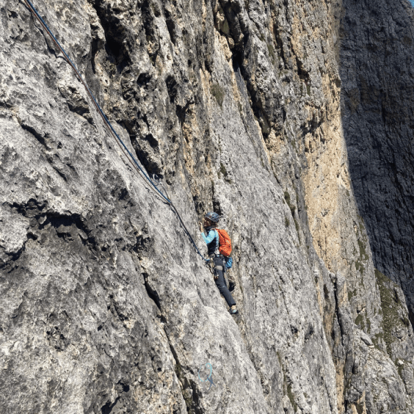 La via Micheluzzi al Piz Ciavazes: il sole, il traverso e il&nbsp;brivido